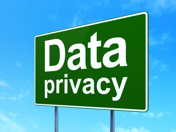 Bescherming concept: privacy van de gegevens op weg teken achtergrond — Stockfoto