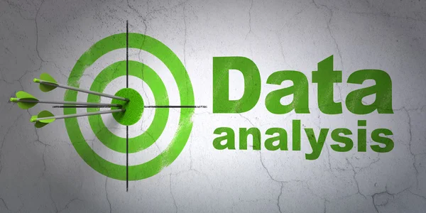 Concepto de datos: objetivo y análisis de datos sobre fondo de pared — Foto de Stock