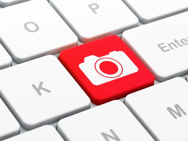 Concetto di vacanza: Fotocamera fotografica su sfondo tastiera del computer — Foto Stock