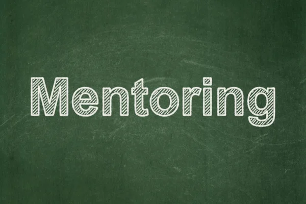 Concetto di istruzione: mentoring su lavagna — Foto Stock