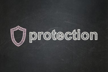 koruma kavramı: konturlu kalkan ve kara tahta zemin üzerine koruma