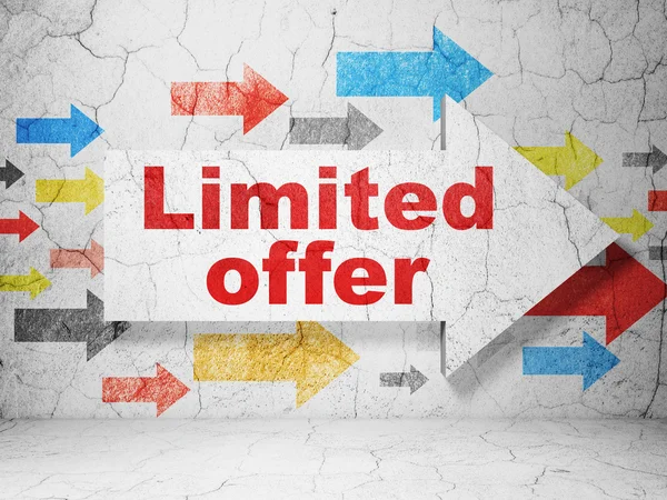 Business concept: arrow with Limited Offer on grunge wall background — Stock Photo, Image