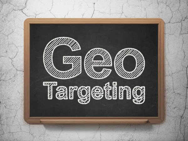 Conceito de financiamento: Geo Targeting em fundo de quadro-negro — Fotografia de Stock