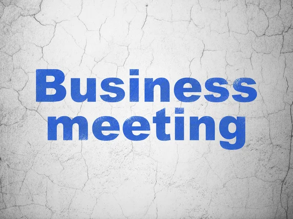 Концепция бизнеса: деловая встреча на фоне стен — стоковое фото