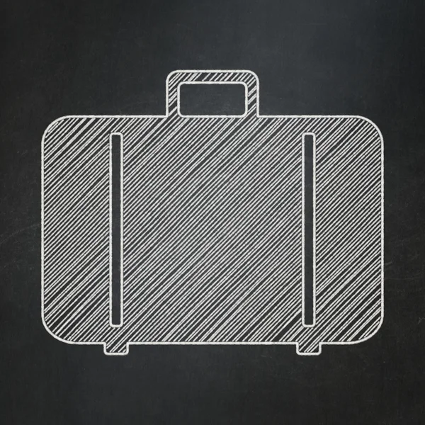 休暇の概念: 黒板背景の上にバッグ — ストック写真