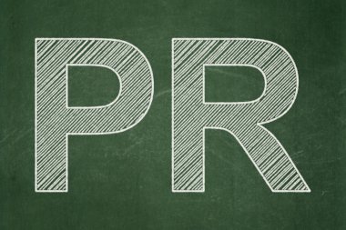 reklam kavramı: pr kara tahta zemin üzerine