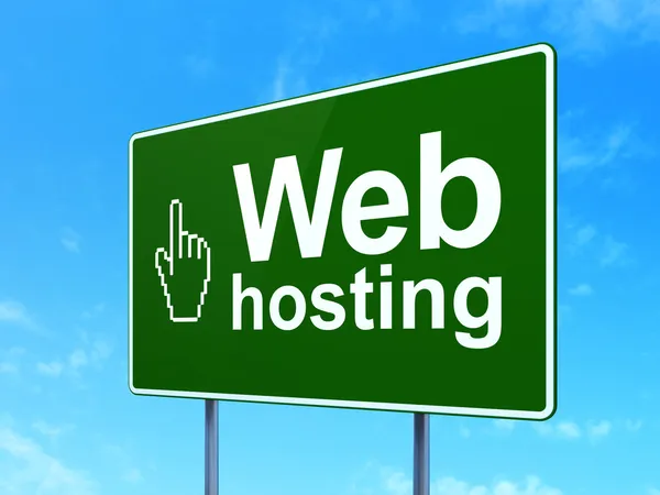 Web geliştirme kavramı: yol işareti arka plan üzerinde web hosting ve fare imleci — Stok fotoğraf