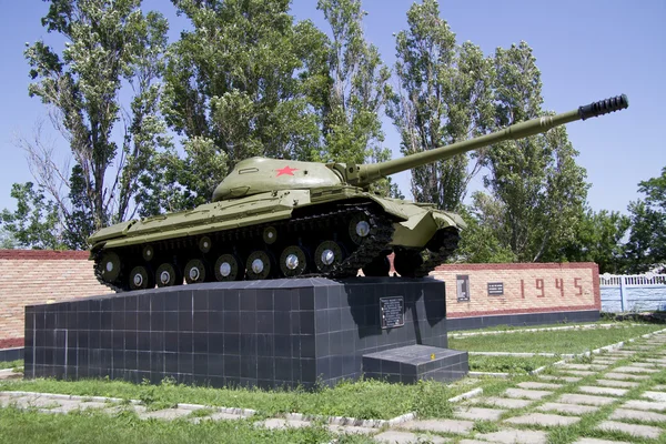 Památník vítězství nádrže sovětských vojáků. — Stock fotografie