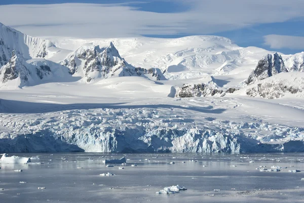 As geleiras na costa da Península Antártica ocidental a s — Fotografia de Stock