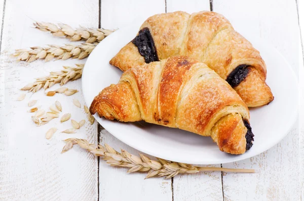 Verse croissants — Stockfoto