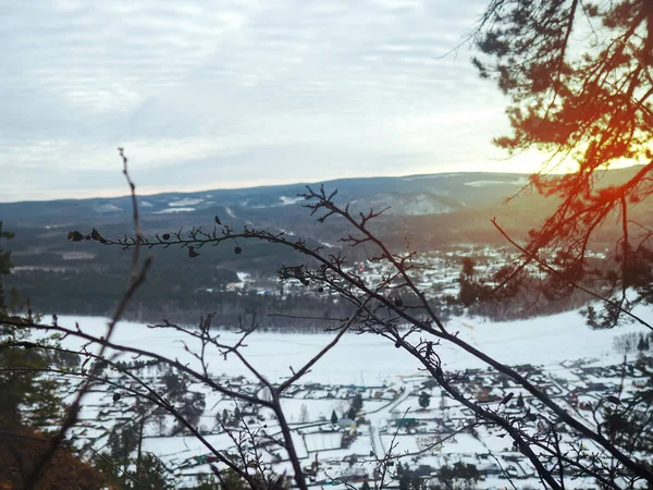 Vinterlandskap Från Berg Till Flod Berg Skog Och Sibirien — Stockfoto