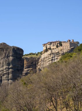 Yunanistan 'daki Meteora Dağları' ndaki Varlaama Manastırı manzarası