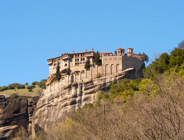 Yunanistan 'daki Meteora Dağları' ndaki Varlaama Manastırı manzarası