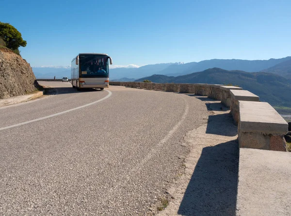 Kalambaka Griechenland April 2022 Touristenbus Mit Touristen Meteora Gebirge Griechenland — Stockfoto