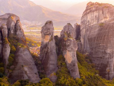 Yunanistan Meteora dağların panoramik görünümü