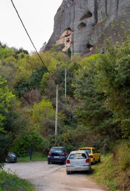 Yunanistan 'daki Meteora Dağları' ndaki Eremitage Manastırı manzarası