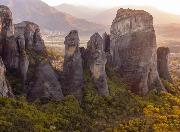 Yunanistan Meteora dağların panoramik görünümü