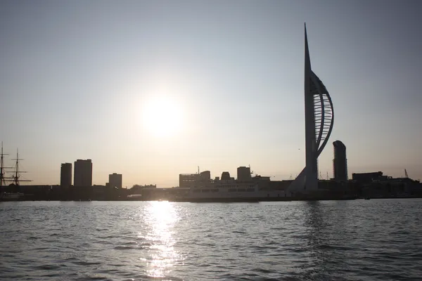 Spinnaker tower landmärket i portsmouth — Stockfoto