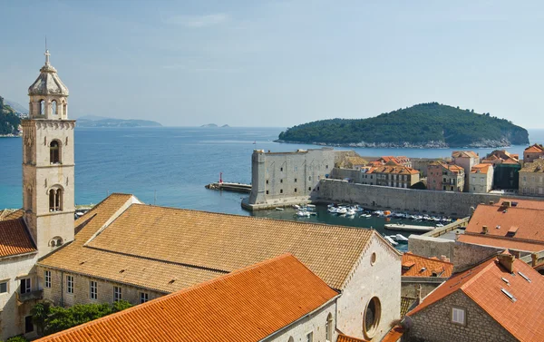 View on old center of Dubrovnik city and Church — Stock Photo, Image