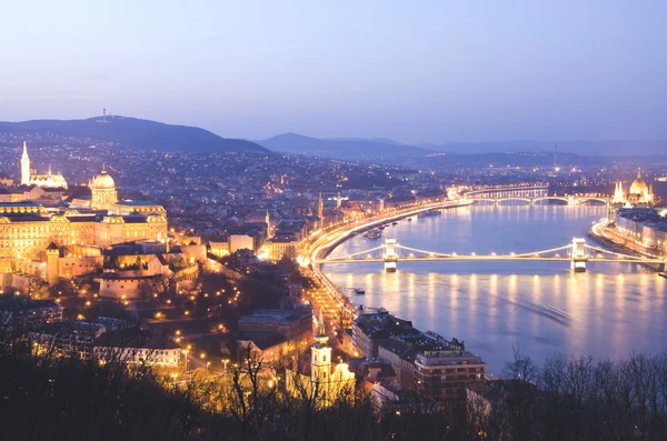 Blick auf Budapest bei Nacht, Ungarn — Stockfoto