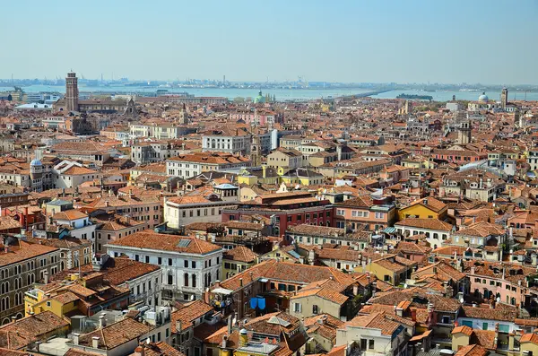 Αεροφωτογραφία του όμορφη παλιά στέγη, στην πόλη της Βενετίας — Φωτογραφία Αρχείου