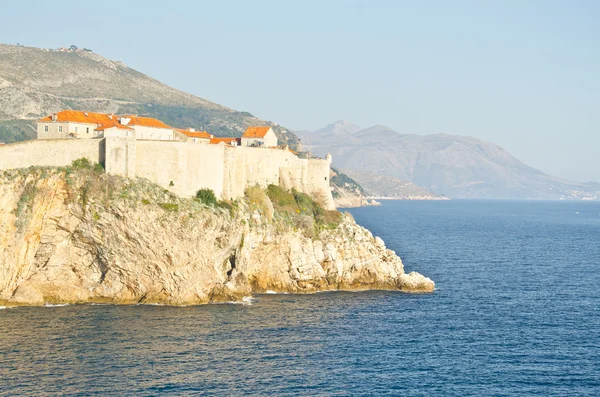 Amazing Dubrovnik Defensive Wall Built on Cliff — Stock Photo, Image