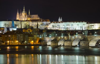 gece charles Köprüsü