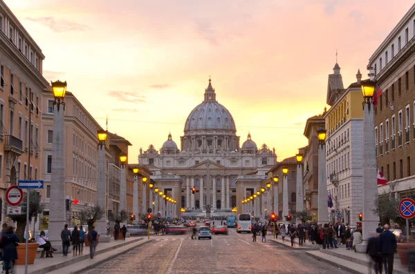 Front View of Saint Peter's Basilica — Stock Photo, Image