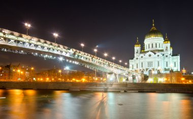 Geceleri kurtarıcı İsa Katedrali