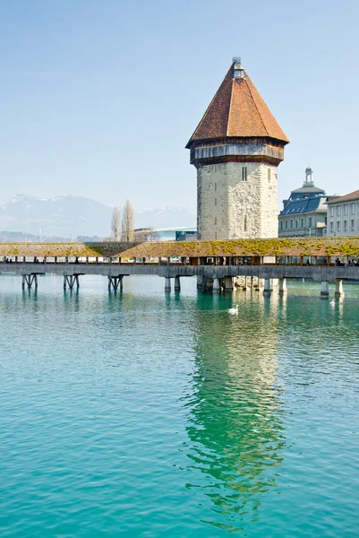 Famoso puente de madera en Lucerna —  Fotos de Stock