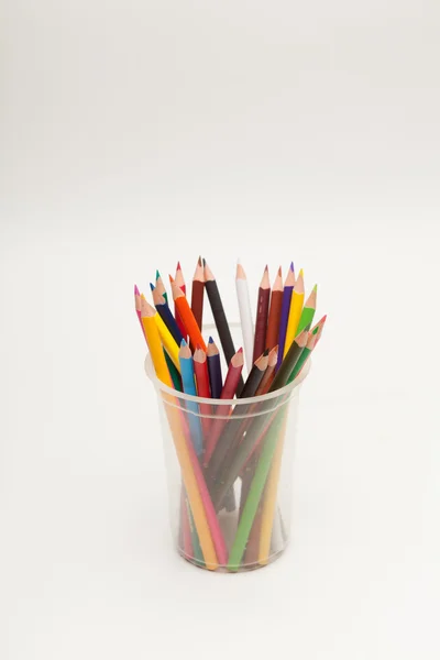 Barevné tužky ve skle — Stock fotografie