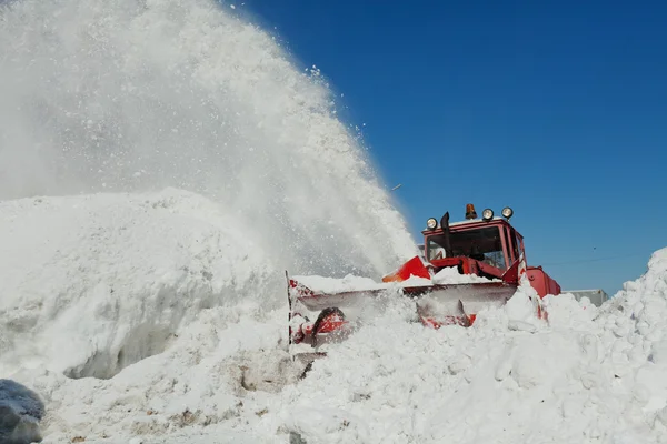 Shnekorotor verwijdert sneeuw — Stockfoto