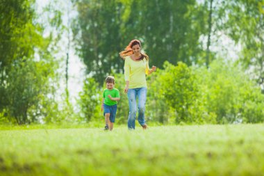 Anne ve oğlu niteliğine