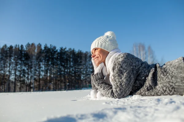 Girl in the park — Stock Photo, Image