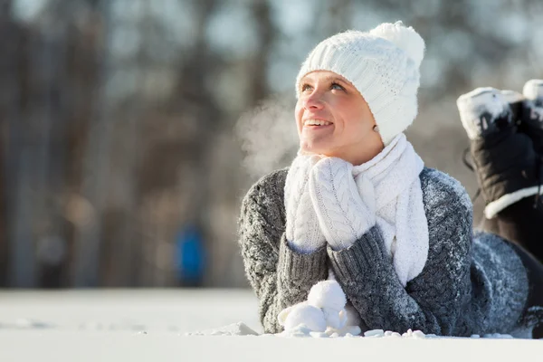 Girl in the park — Stock Photo, Image