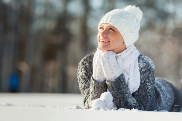 Girl in the park — Stock Photo, Image