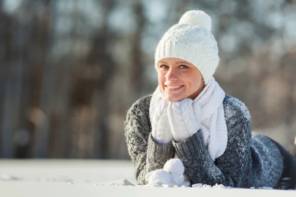 Girl in the park — Stock Photo, Image