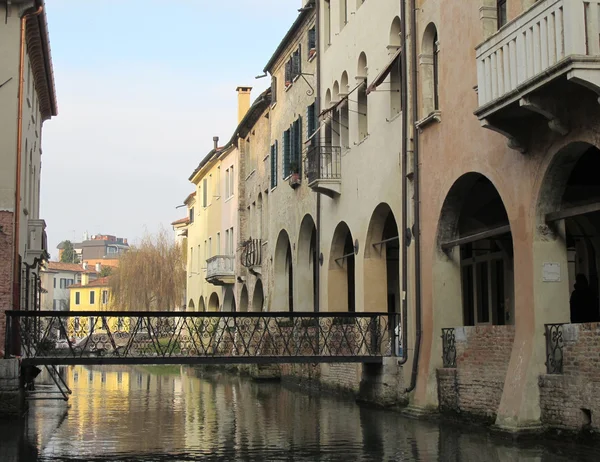 Canale dei Buranelli w zabytkowym centrum Treviso (Włochy) — Zdjęcie stockowe