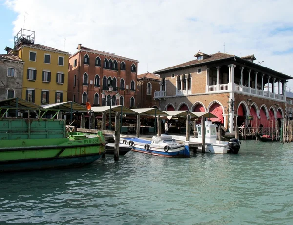 Markt wijk van Venetië, Italië — Stockfoto