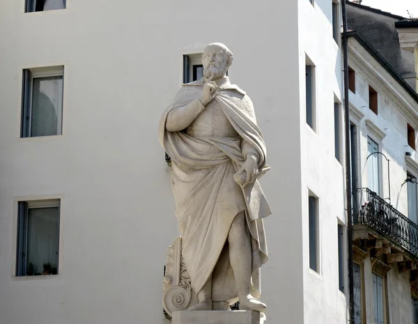 Staty av Andrea Palladio i Vicenza, Italien — Stockfoto