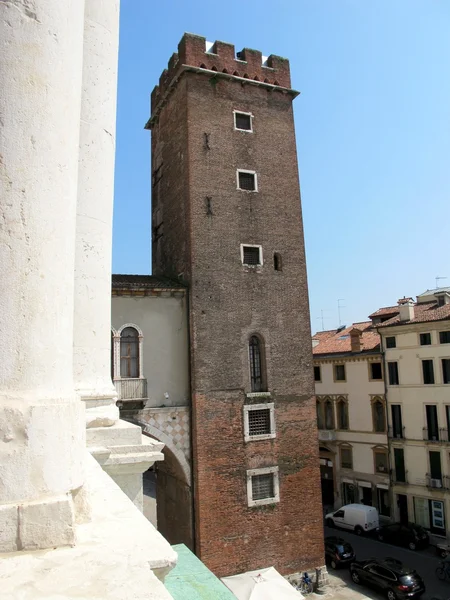 Средневековая башня в Виченце, Италия — стоковое фото