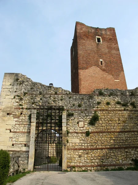 Castelo Bellaguardia (ou Julieta) em Montecchio Maggiore, Vicenza — Fotografia de Stock