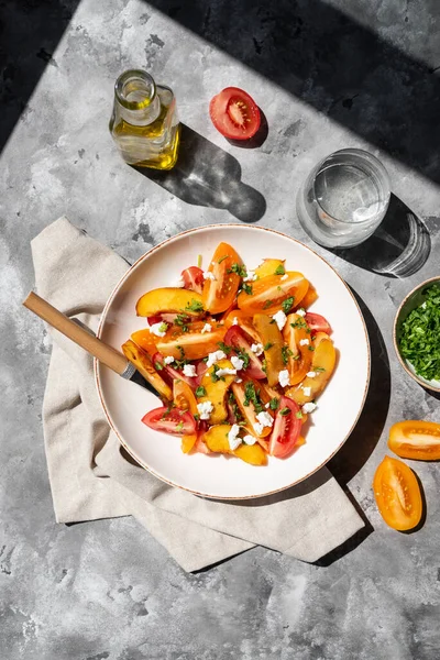 Tomate Balsâmico Salada Pêssego Com Feta Rápido Fácil Deliciosa Salada — Fotografia de Stock