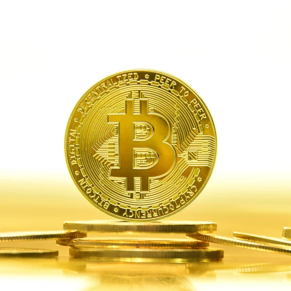 Bitcoin Kripto para birimi, altın sikkeler, madencilik, gelecekteki para