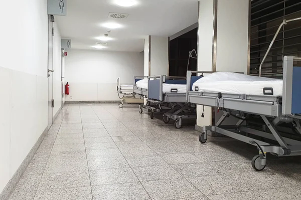 Hospital Beds Hallway — Stock Photo, Image