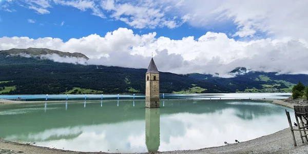 Kerktoren Ondergedompeld Water Stad Onder Water — Stockfoto