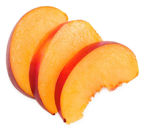Schijfjes Perzikfruit Geïsoleerd Witte Achtergrond Volledige Scherptediepte Knippad — Stockfoto