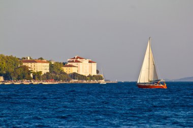 Yelkenli ve zadar waterfront, Dalmaçya