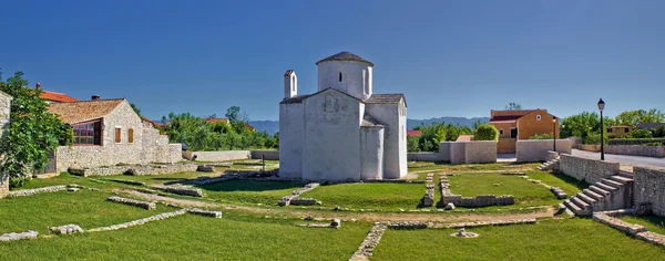 Local histórico - Cidade da catedral de Nin, Dalmácia, Croácia — Fotografia de Stock