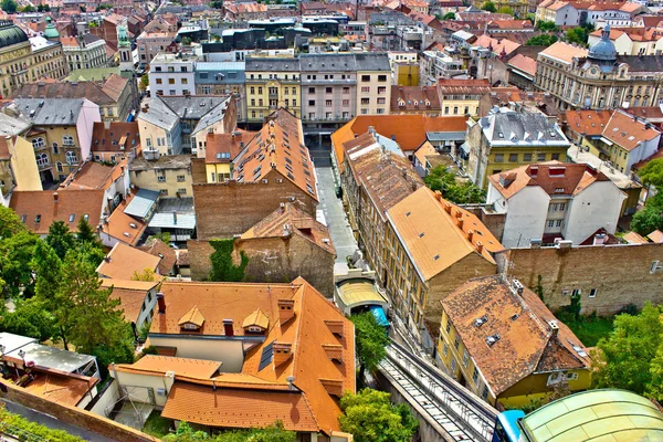 Zágráb - történelmi alsó város építészeti & háztetők — Stock Fotó